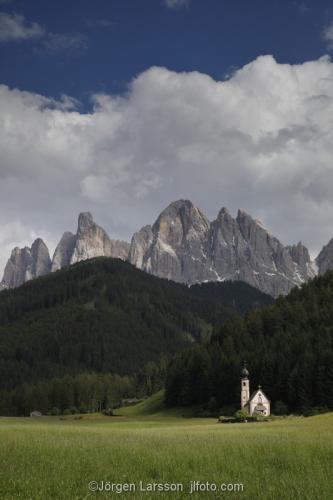 St Magdalena by Funes valley Dolomiterna Italien Alperna