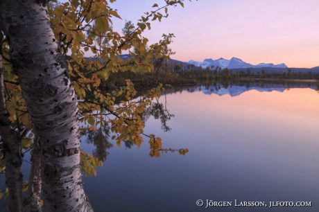 Överuman Lappland Okstindan i bakgrunden