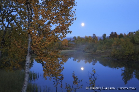 Överuman Lappland Sverige månsken