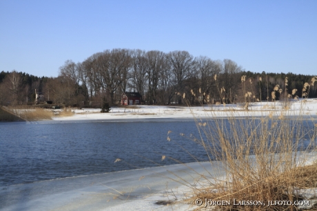 Snösmältning vid Mörkö Södermanland Sverige