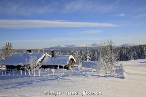 Härjedalen vinter Sverige  stuga fjäll snö 