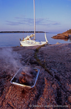 Outdoorlife Sailboat Barbecue
