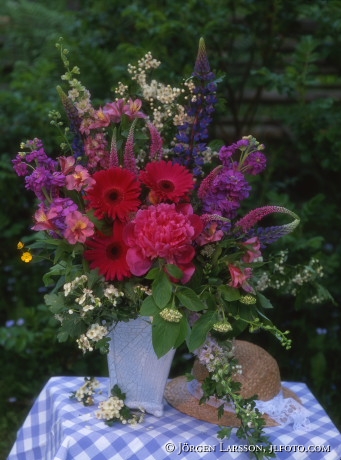 Mixed flowers bucket